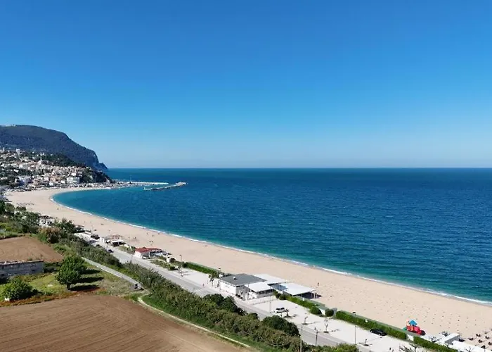 M080 - Marcelli, Mare Trilo Con Giardino *